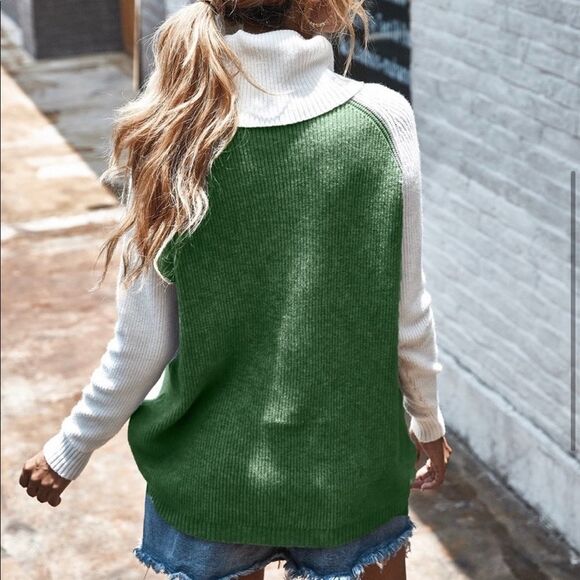 Beautiful Turtleneck Sweater - Picture 11 of 11